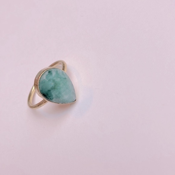 Teardrop gemstone ring - Picture 2 of 3